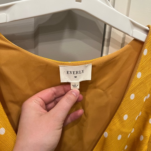 Yellow poka-dot romper - Picture 3 of 6